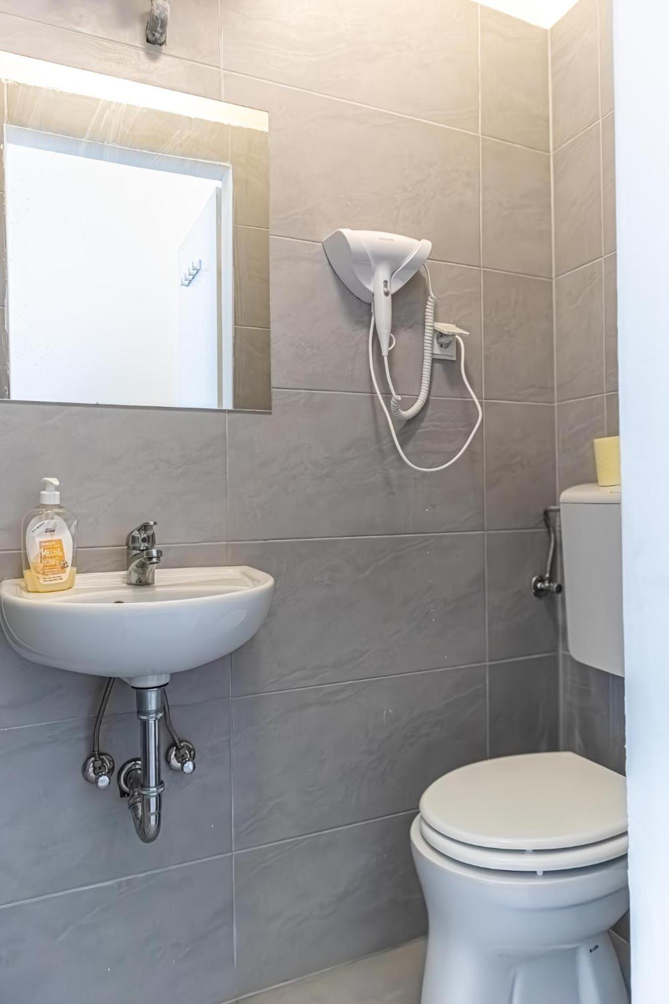 Affordable 1br Located In Vienna